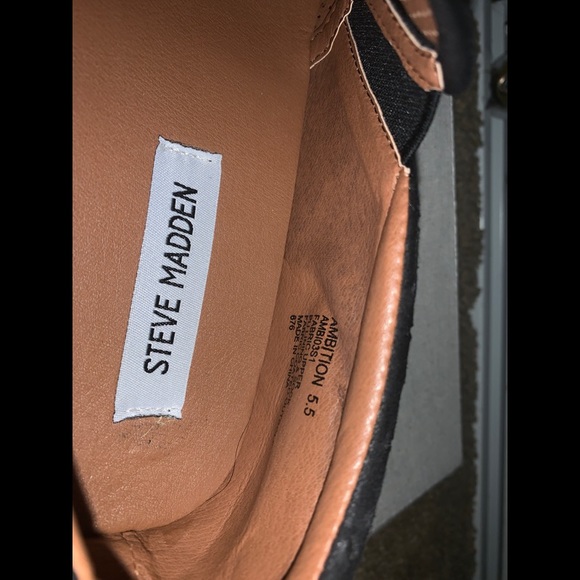 Steve Madden Black Ambition Slip Ons 🖤 - Picture 3 of 8